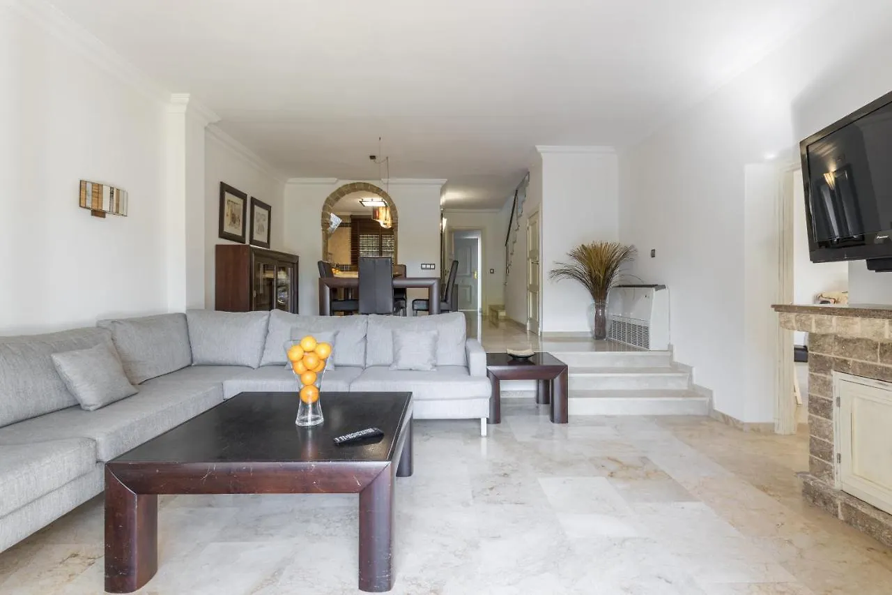 Semesterbostad Oleholidays Balcones De Bellavista Estepona